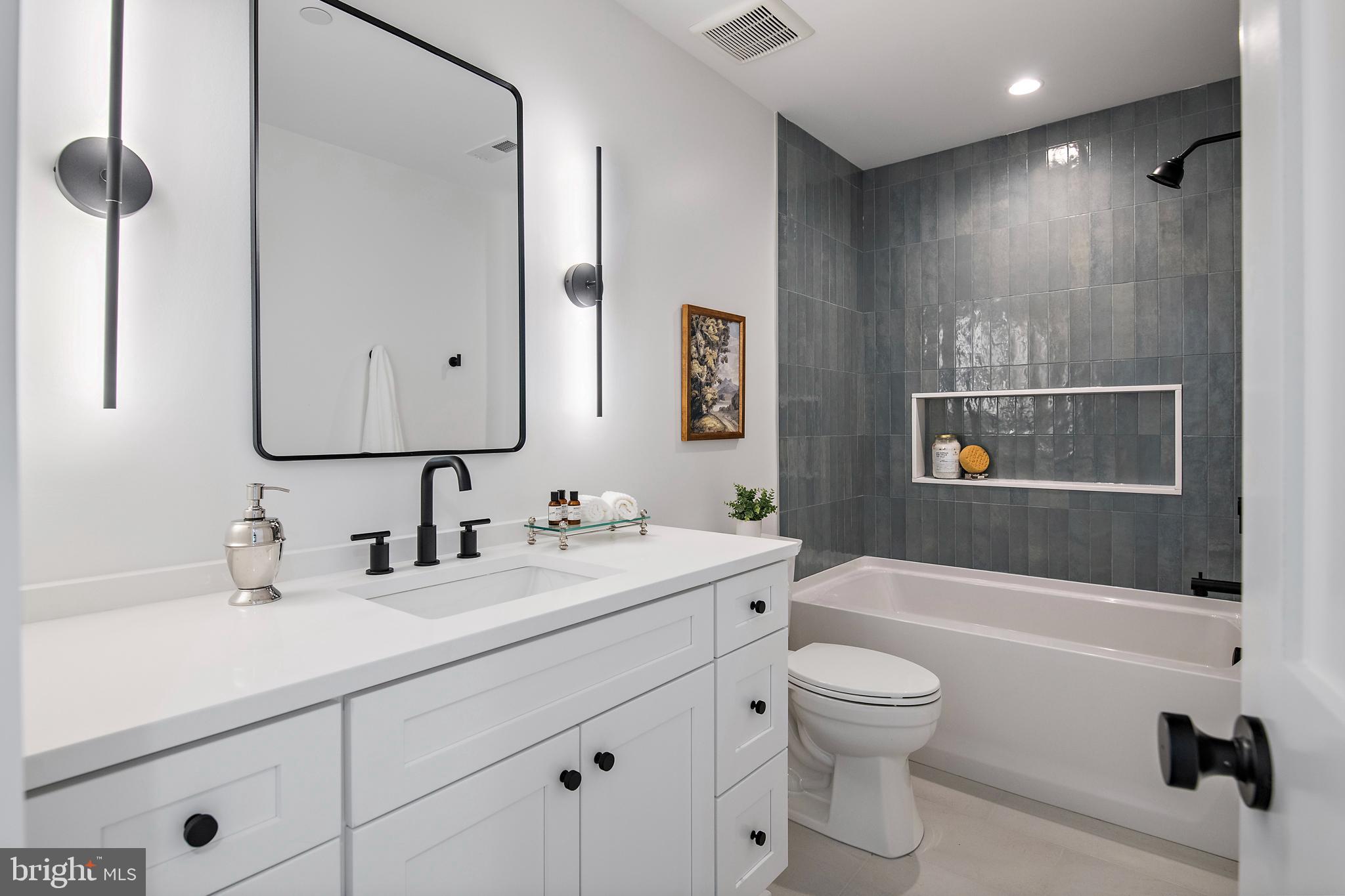 136 S HOMELAND AVENUE