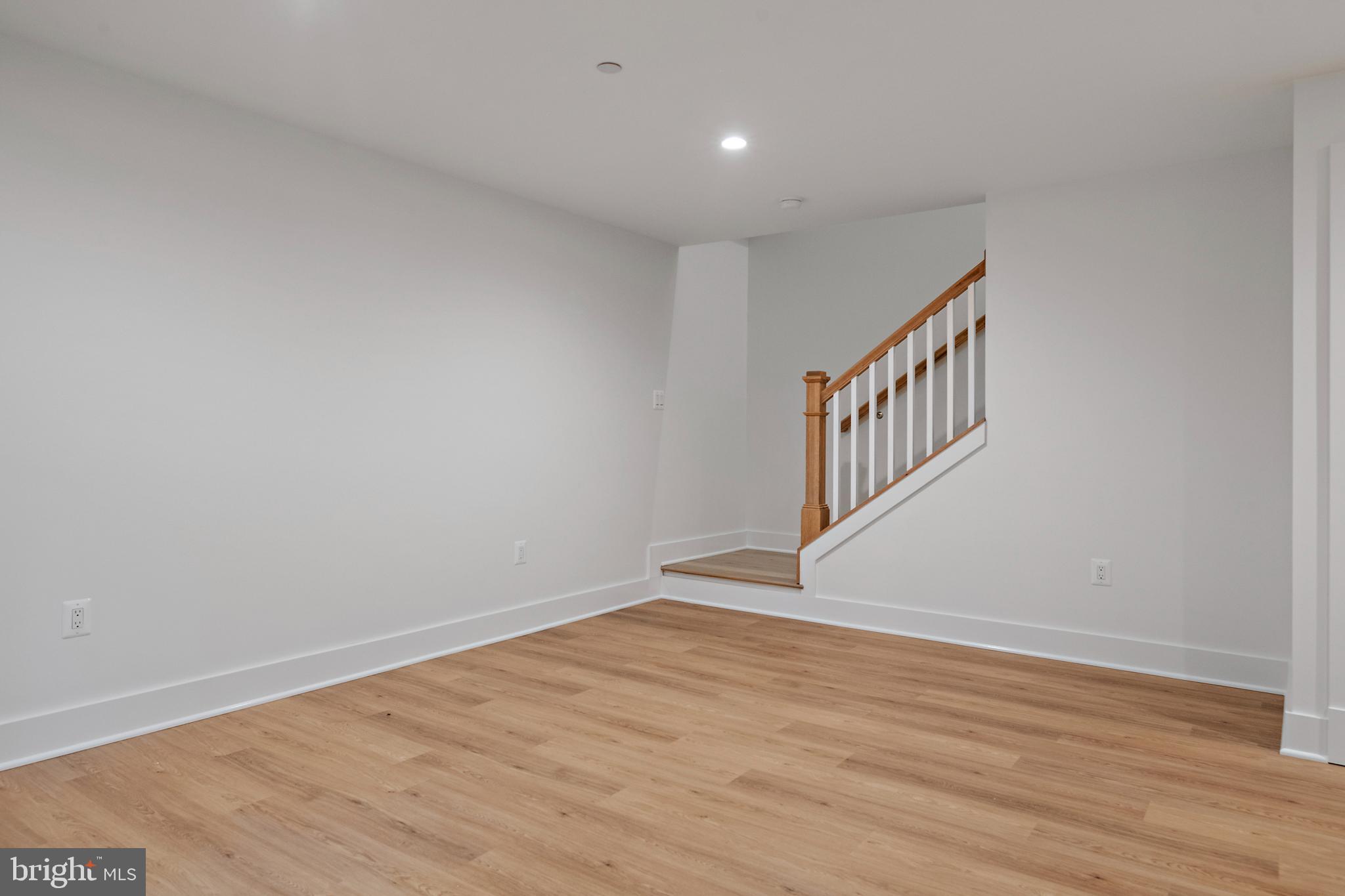 136 S HOMELAND AVENUE