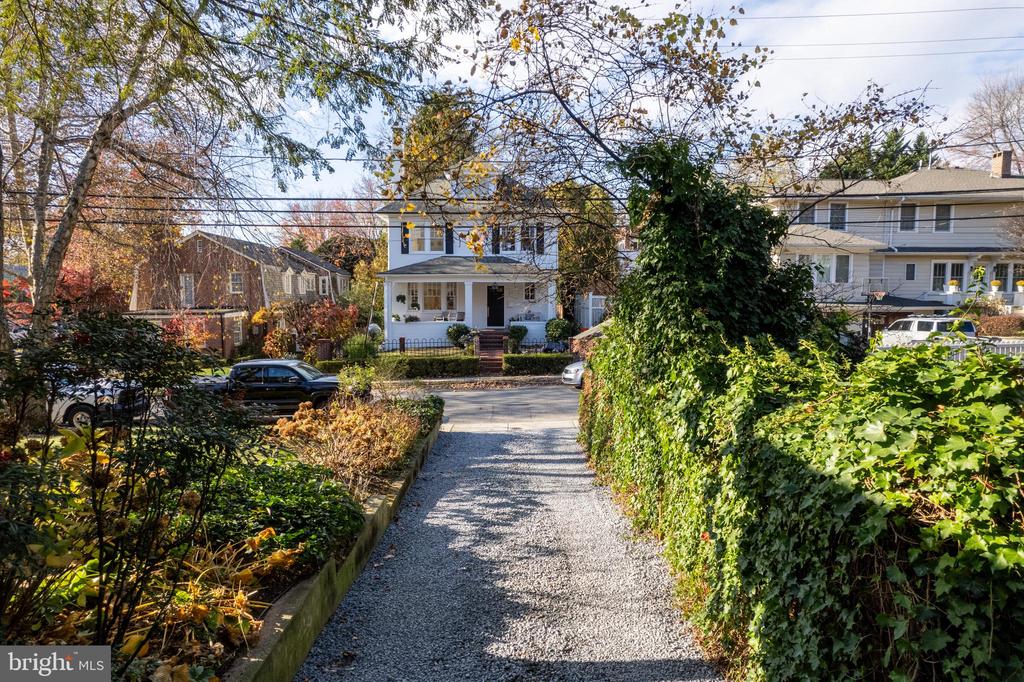 39 SOUTHGATE AVENUE