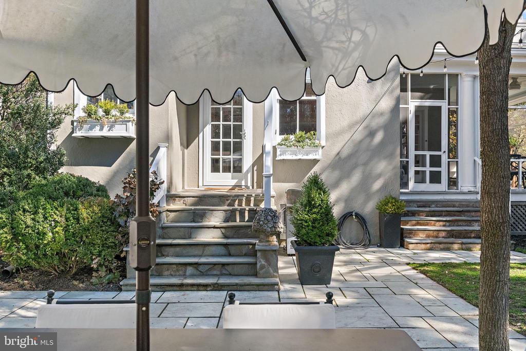 39 SOUTHGATE AVENUE
