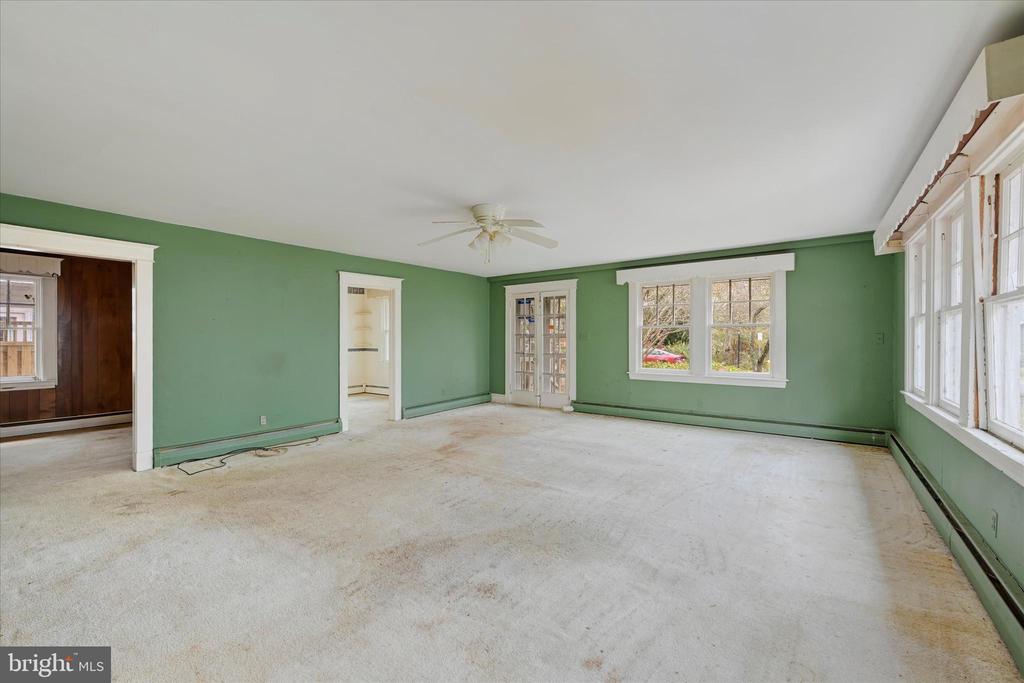 12 DECATUR AVENUE