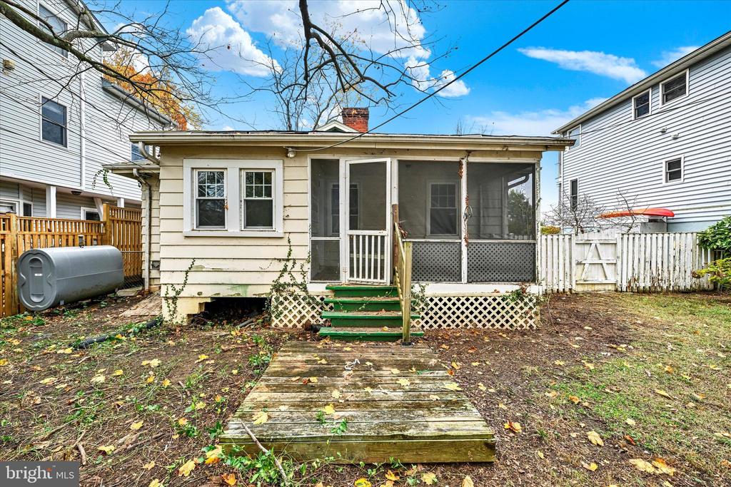 12 DECATUR AVENUE