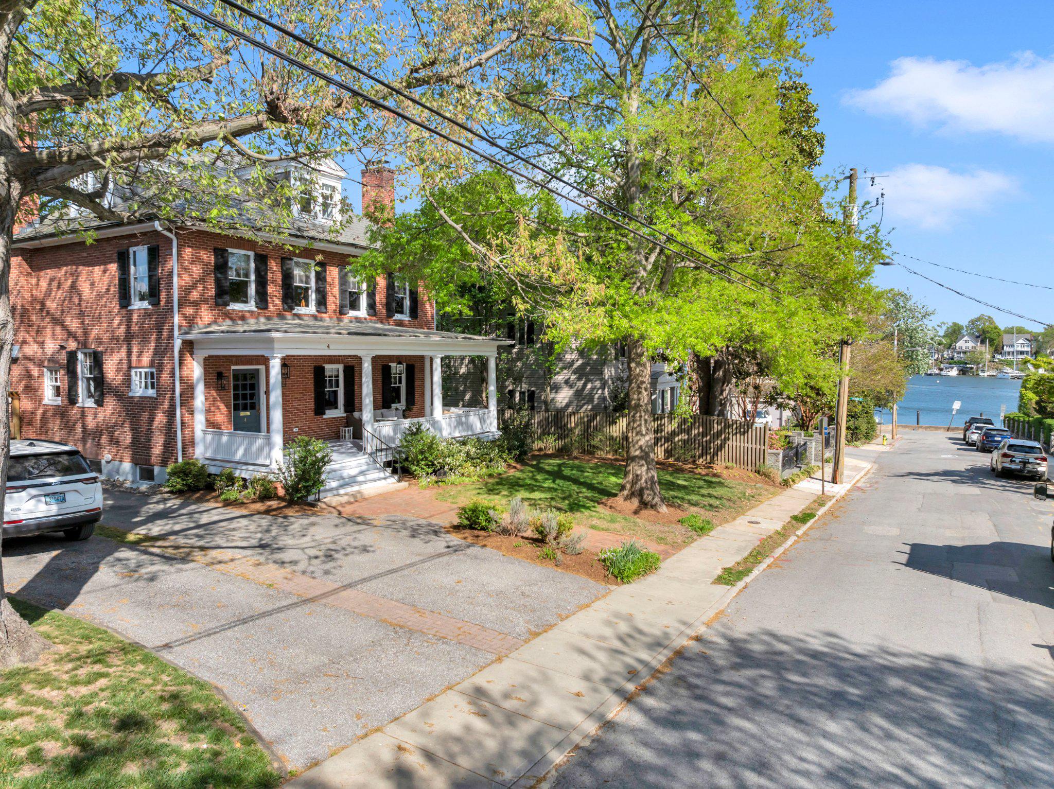 4 SOUTHGATE AVENUE