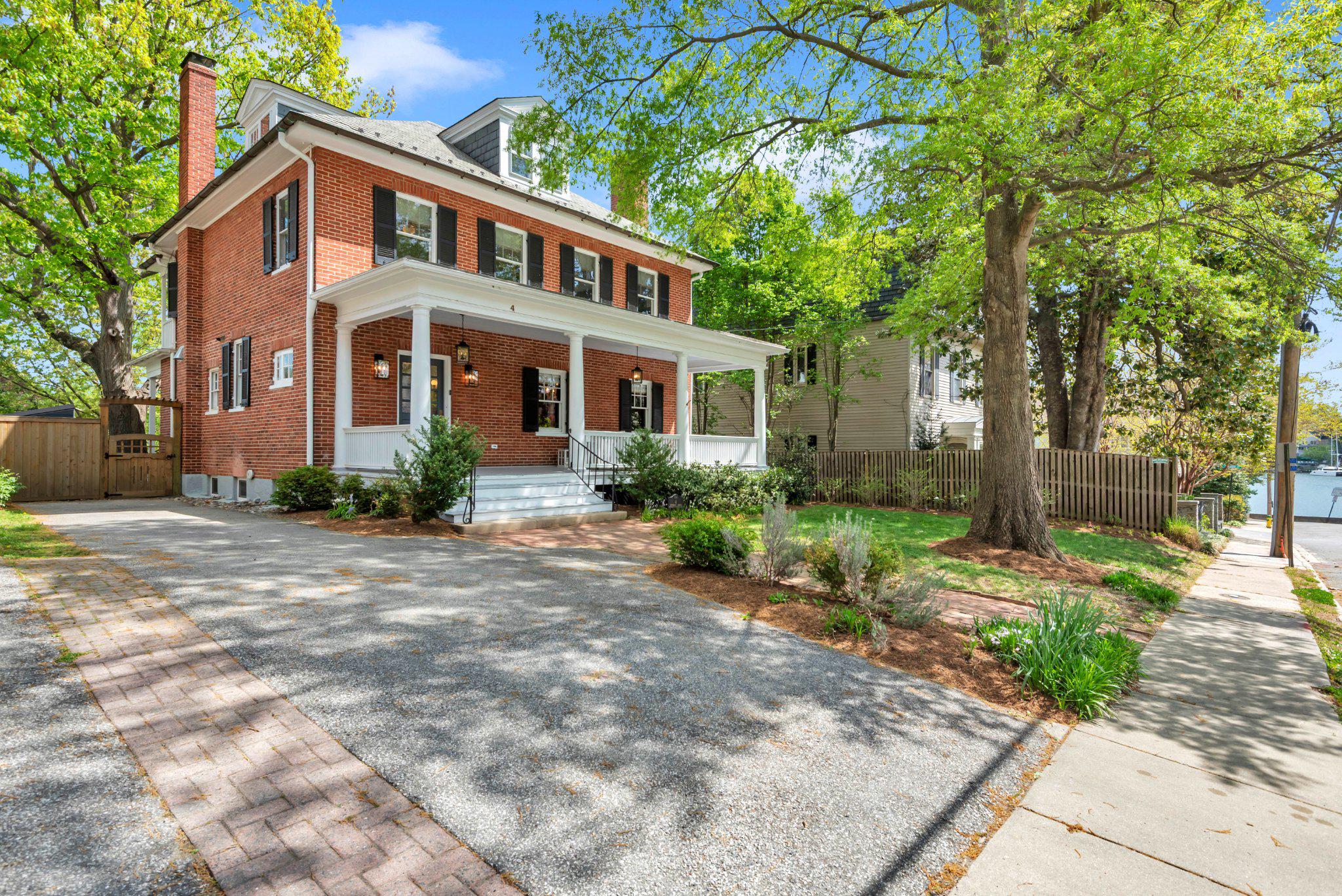 4 SOUTHGATE AVENUE