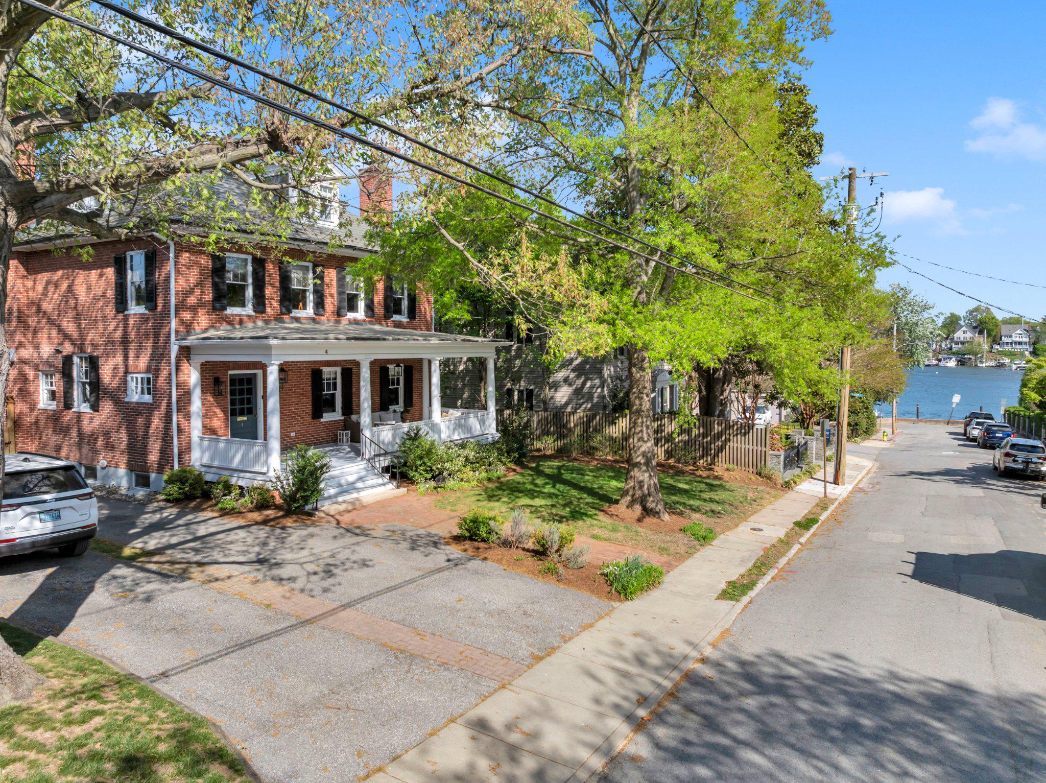 4 SOUTHGATE AVENUE