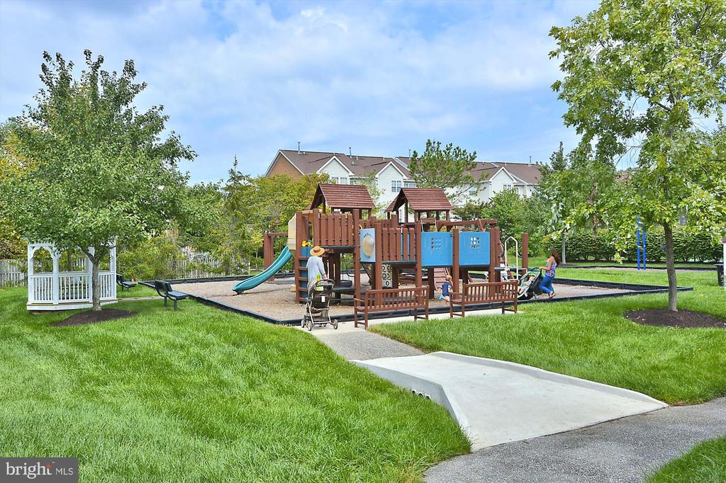 431 HAMLET CLUB DRIVE 102