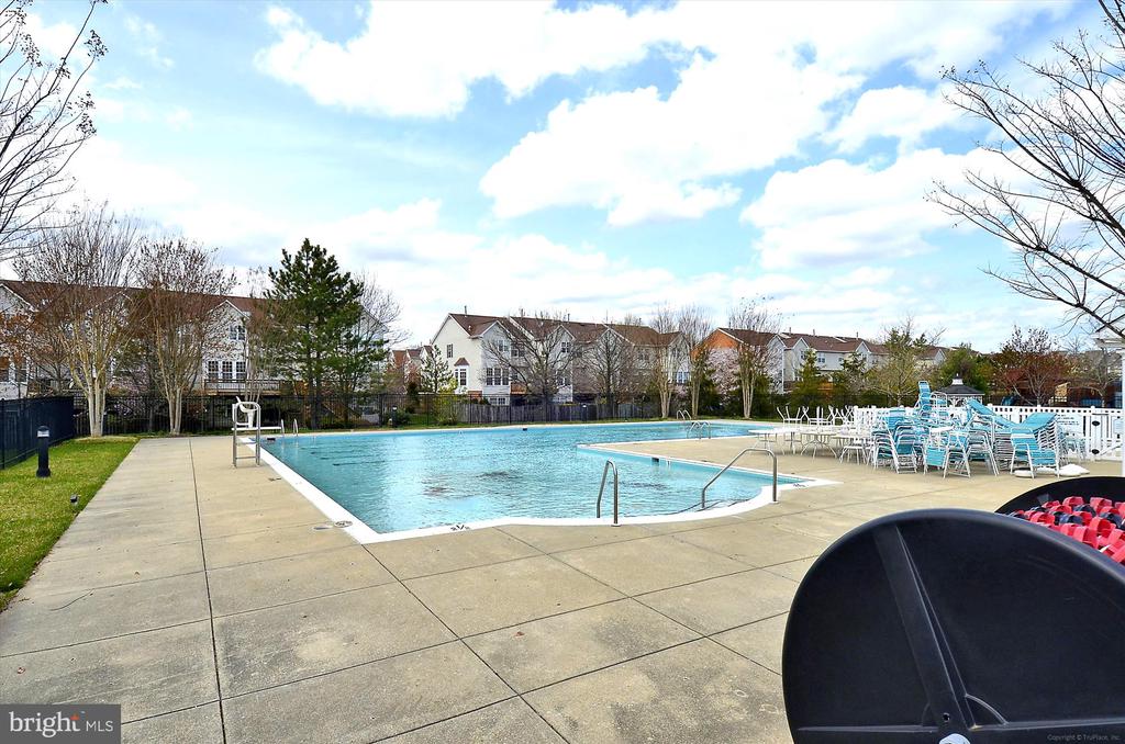 431 HAMLET CLUB DRIVE 102