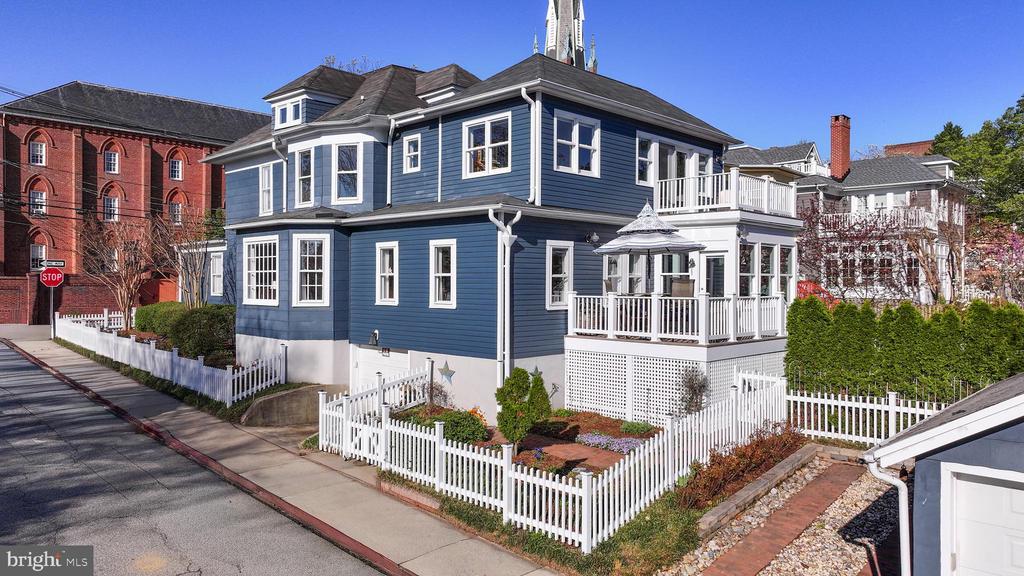 98 DUKE OF GLOUCESTER STREET