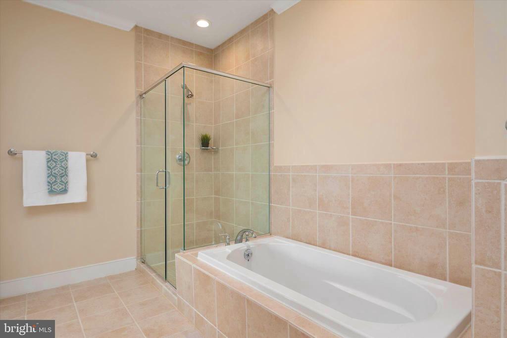 66 FRANKLIN STREET 304