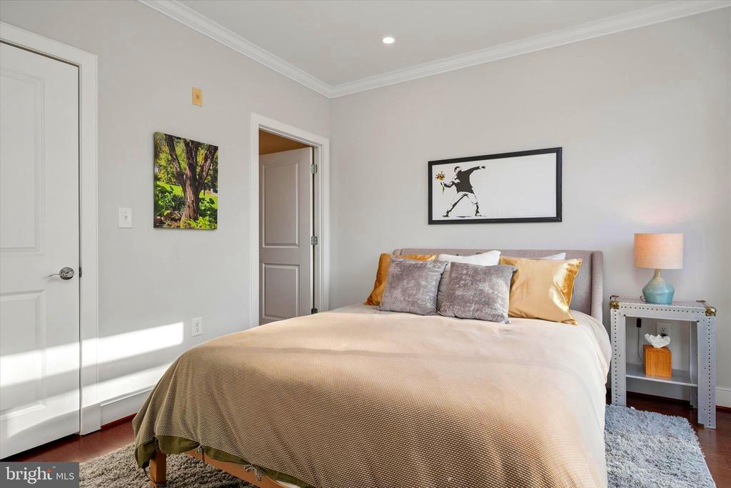 66 FRANKLIN STREET 304