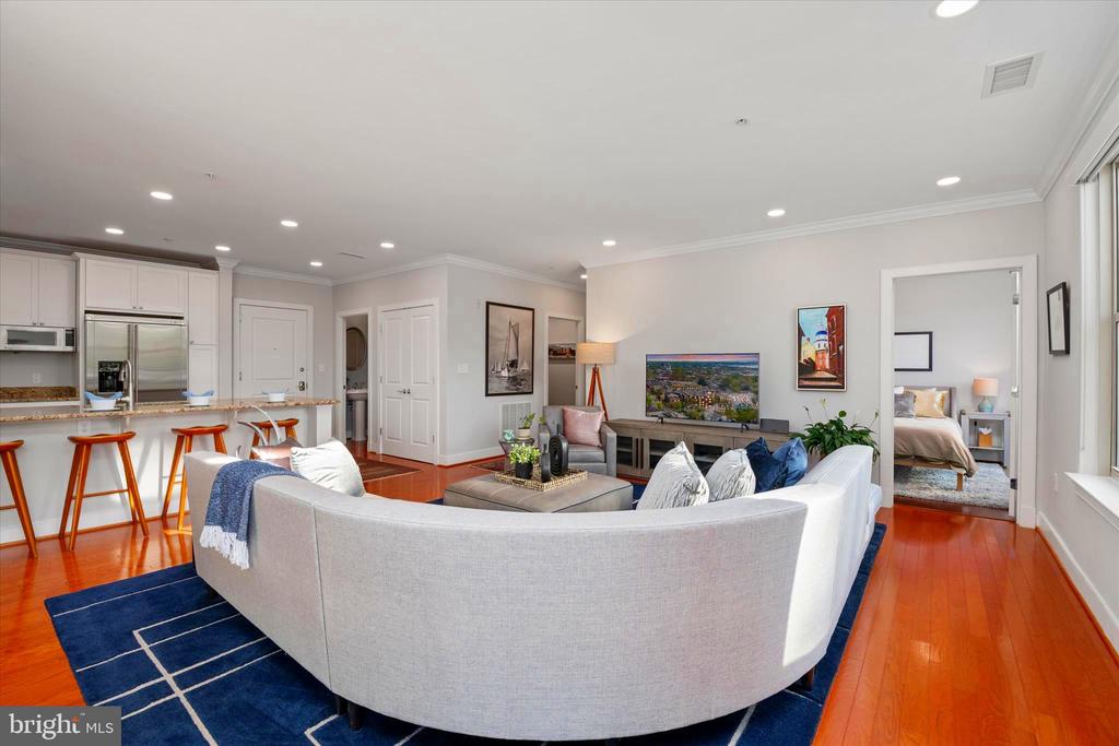 66 FRANKLIN STREET 304