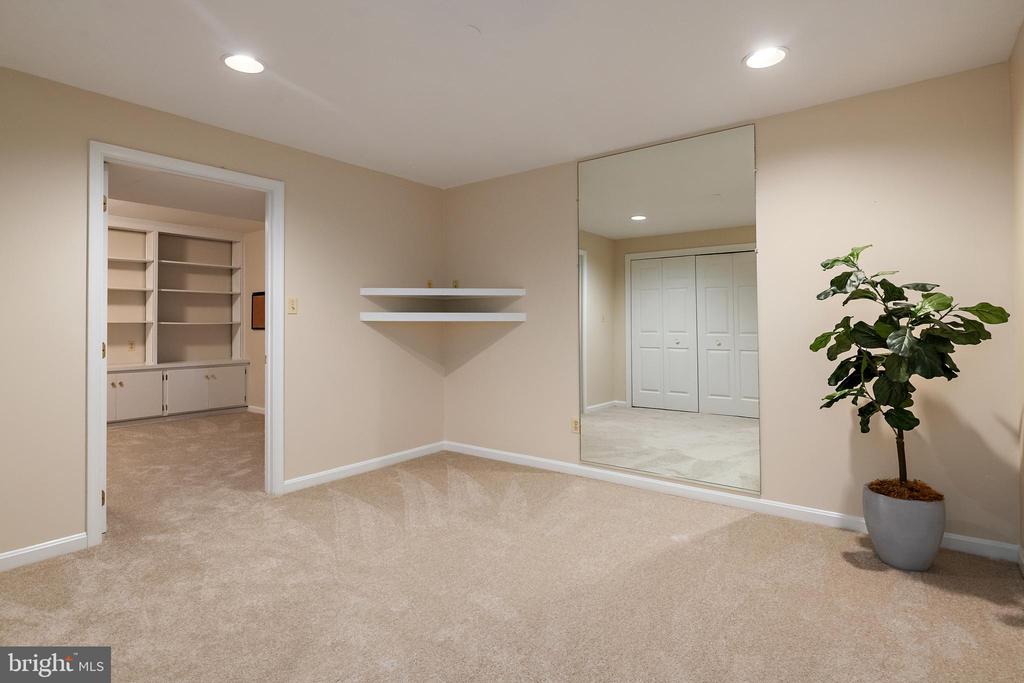 2 TOLSON STREET