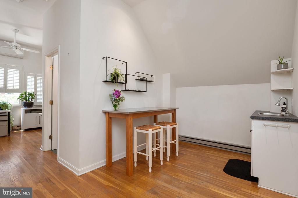 526 SIXTH STREET