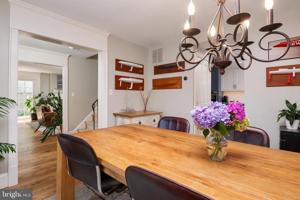 526 SIXTH STREET