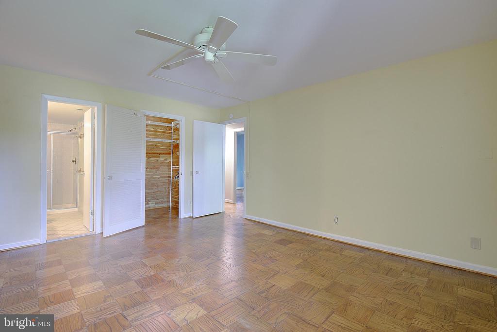 756 FAIRVIEW AVENUE Unit: 756 D