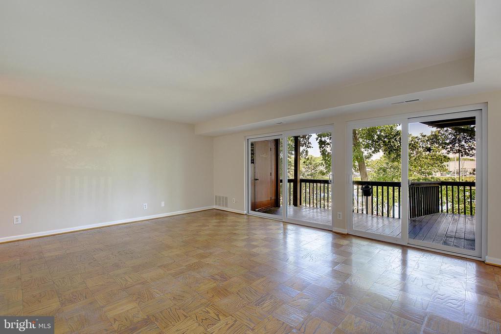 756 FAIRVIEW AVENUE Unit: 756 D