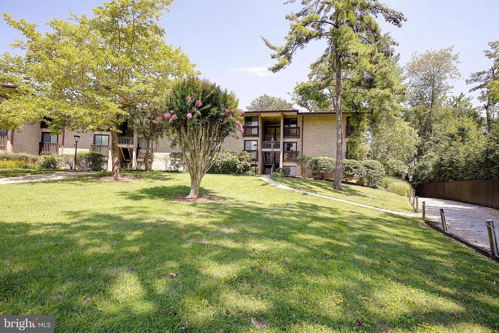 756 FAIRVIEW AVENUE Unit: 756 D