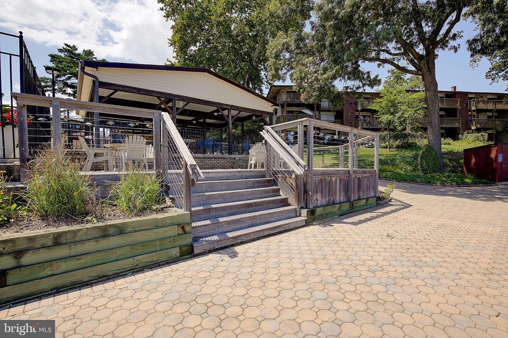 756 FAIRVIEW AVENUE Unit: 756 D