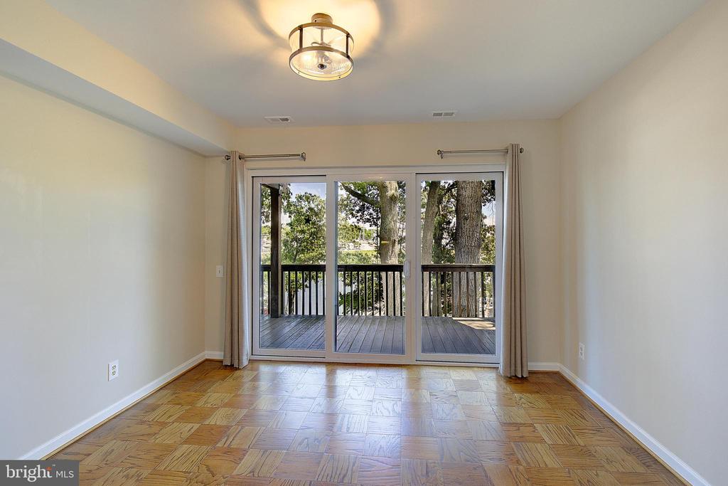 756 FAIRVIEW AVENUE Unit: 756 D
