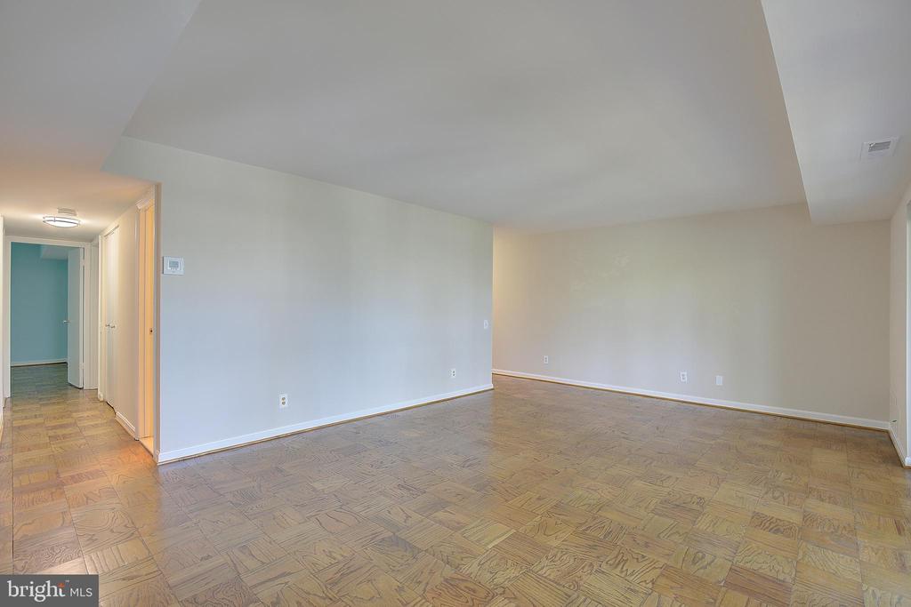 756 FAIRVIEW AVENUE Unit: 756 D