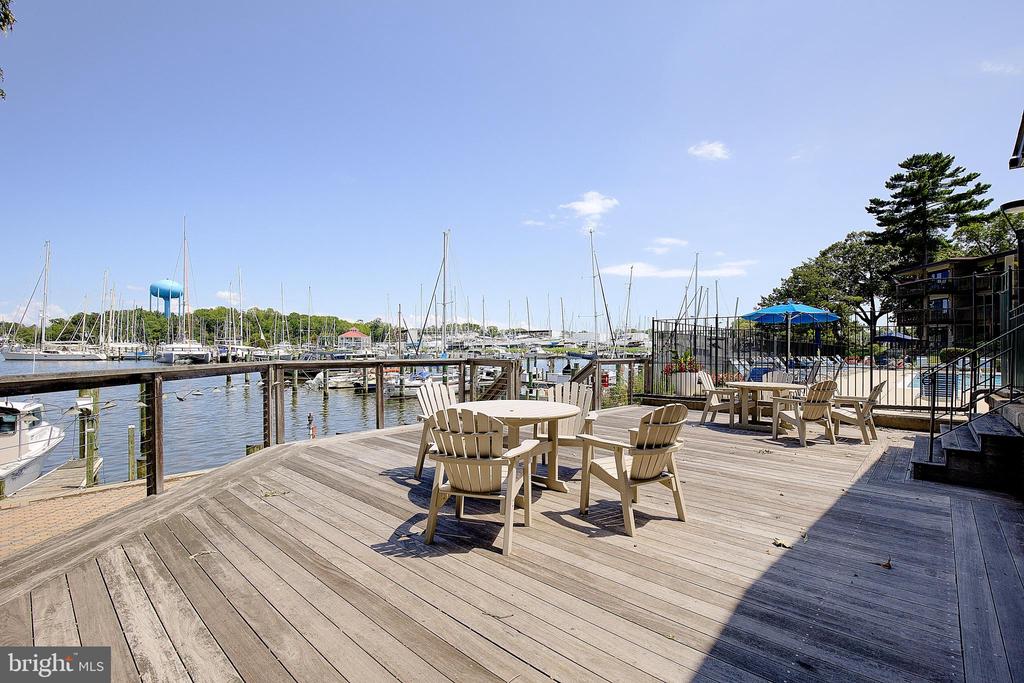 756 FAIRVIEW AVENUE Unit: 756 D