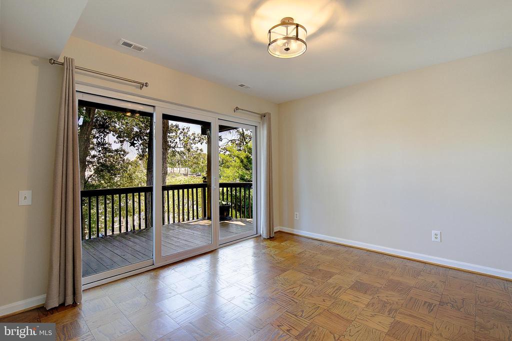 756 FAIRVIEW AVENUE Unit: 756 D