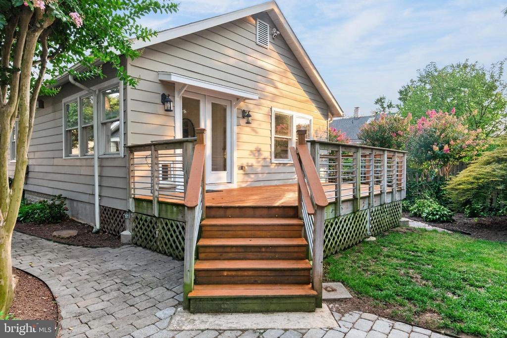 122 SMITH AVENUE