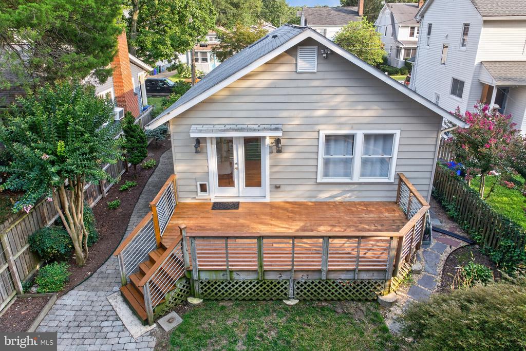 122 SMITH AVENUE