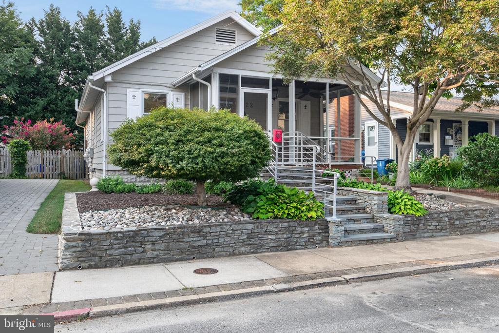 122 SMITH AVENUE