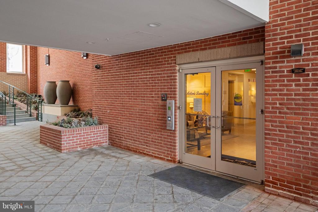 66 FRANKLIN STREET Unit: 409