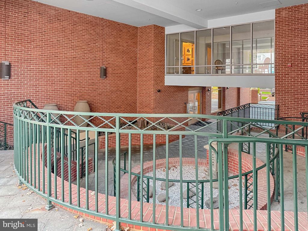 66 FRANKLIN STREET Unit: 409