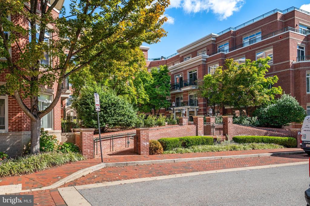 66 FRANKLIN STREET Unit: 409