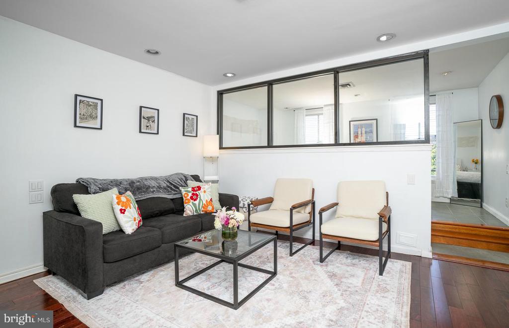 1634 Shakespeare St #5