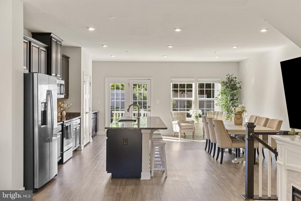 9930 Vista Pointe Dr