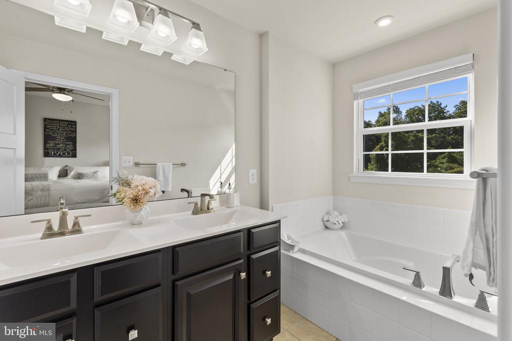 9930 Vista Pointe Dr