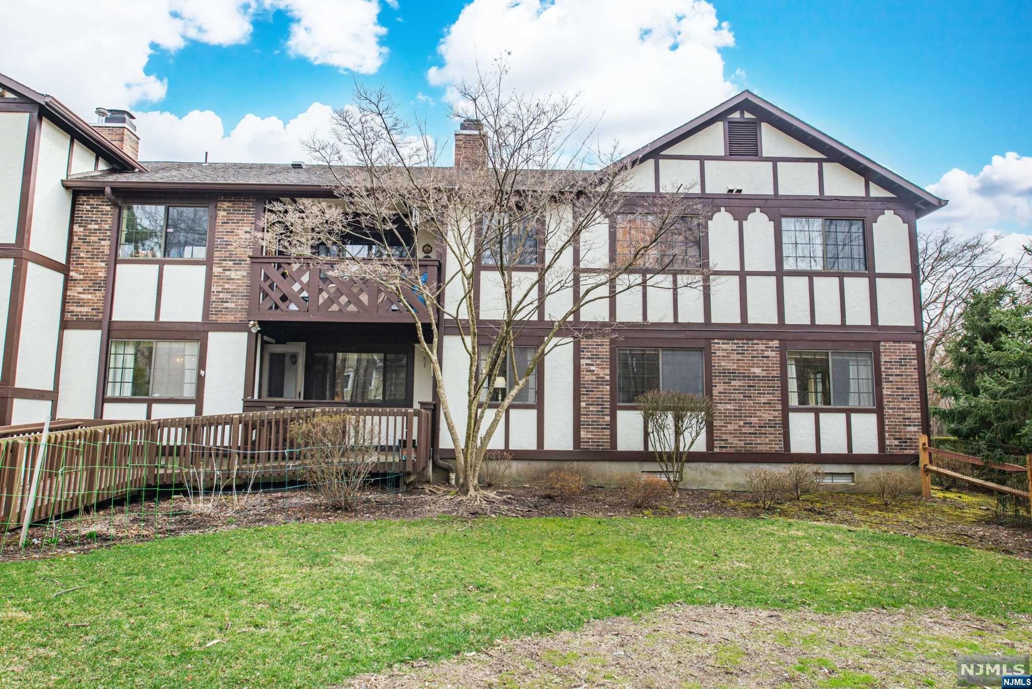 102 Mark Twain Way