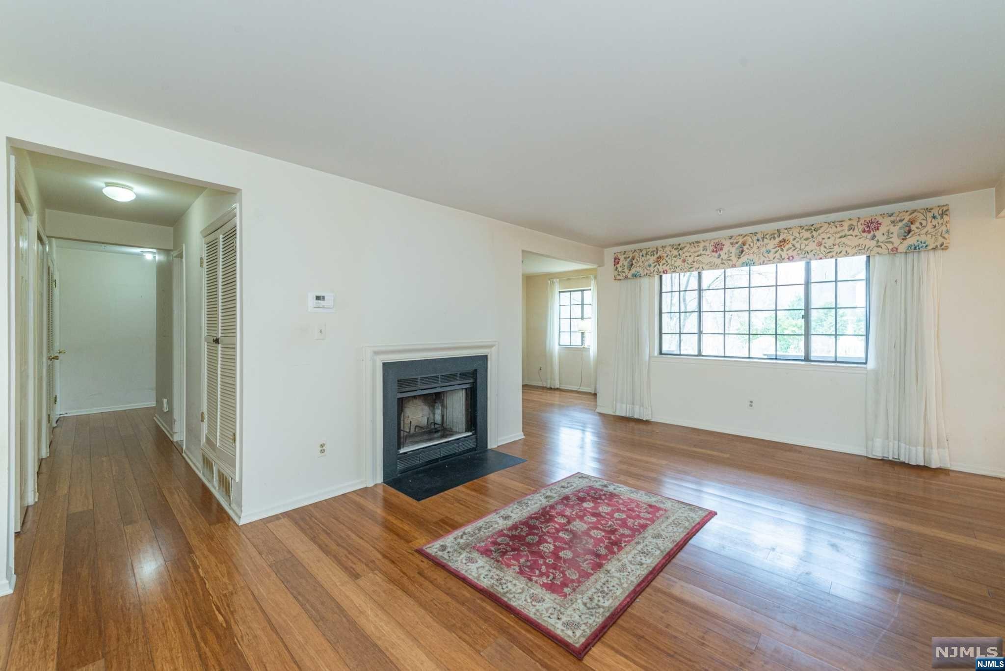 102 Mark Twain Way
