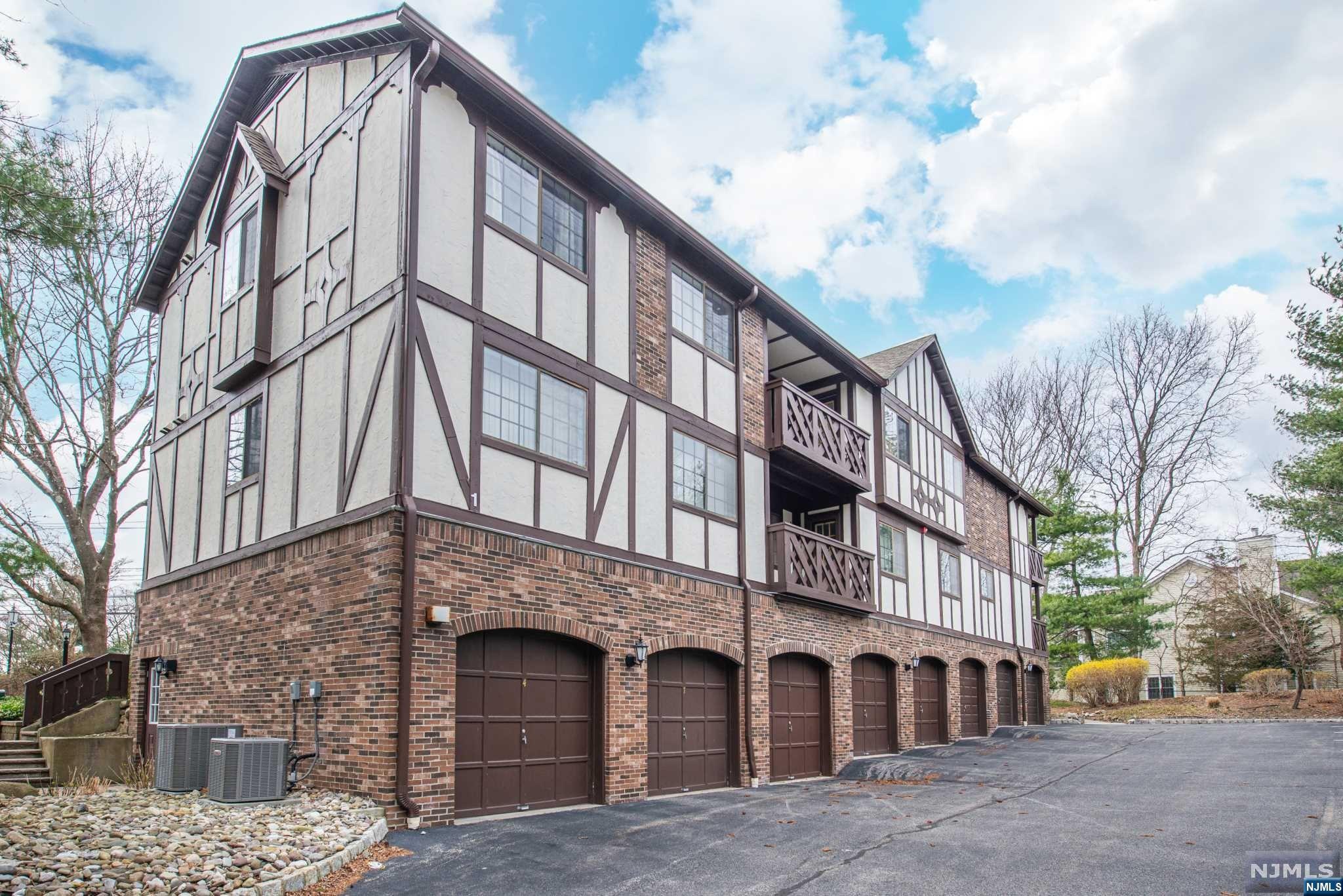 102 Mark Twain Way