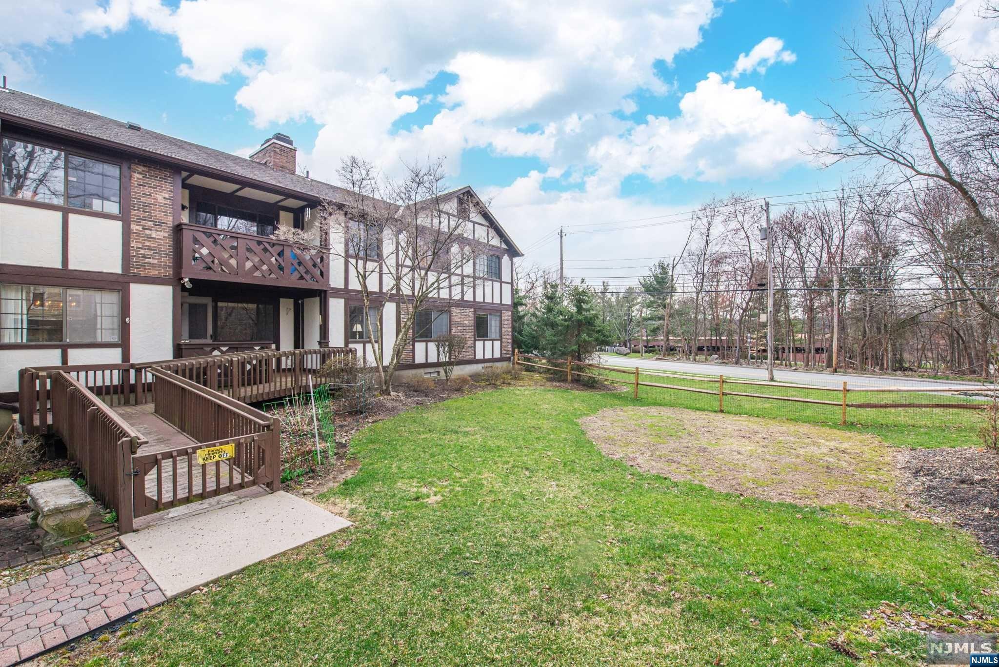 102 Mark Twain Way