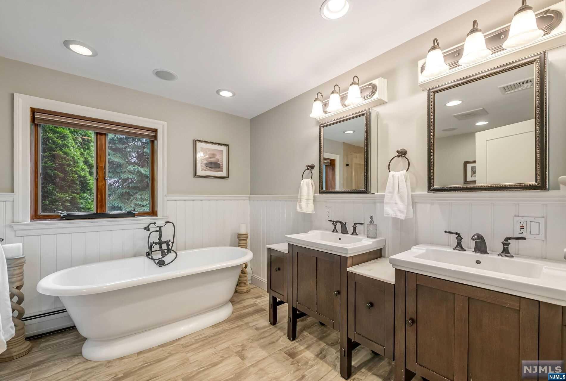 211 Wayfair Circle