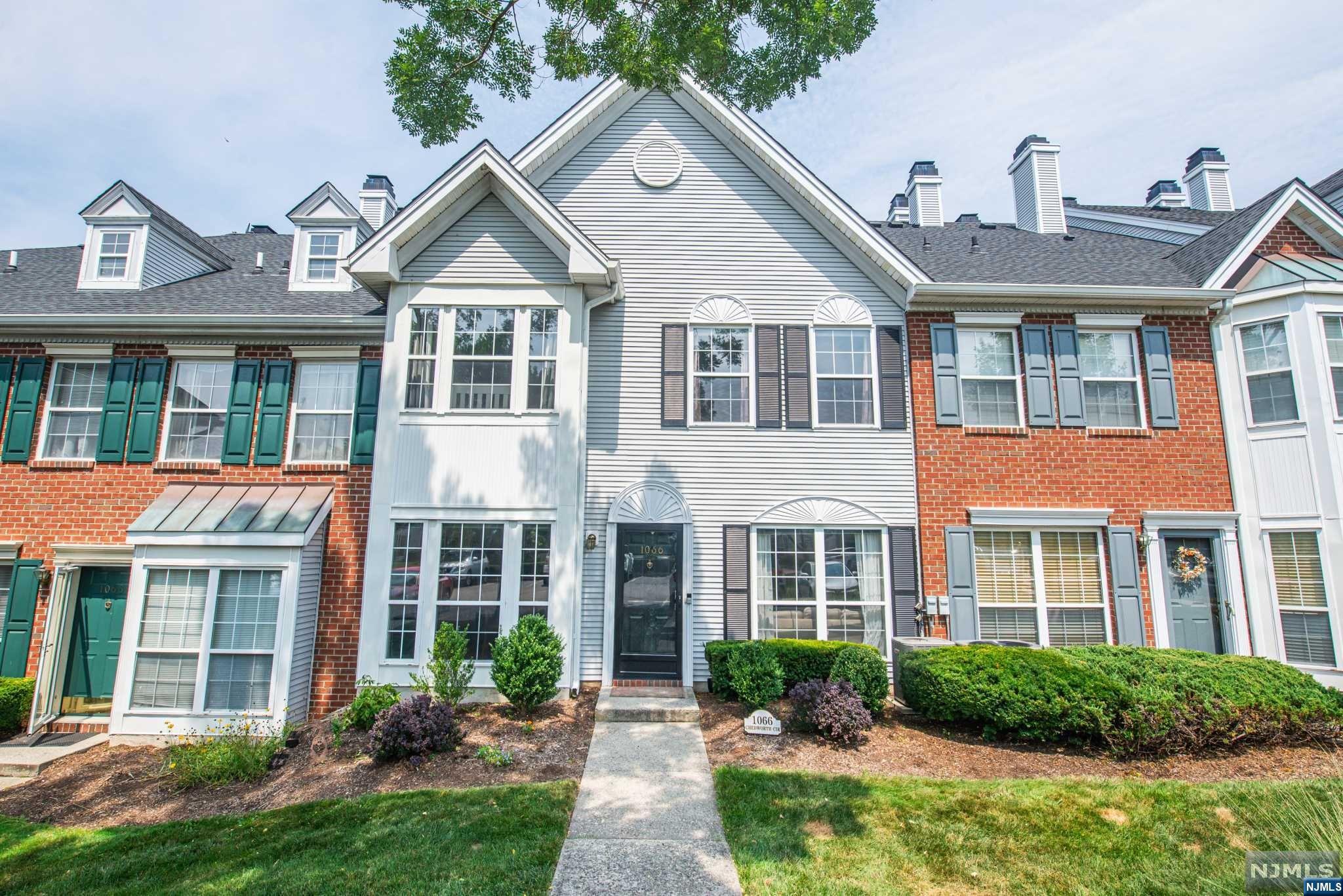 1066 Chedworth Circle