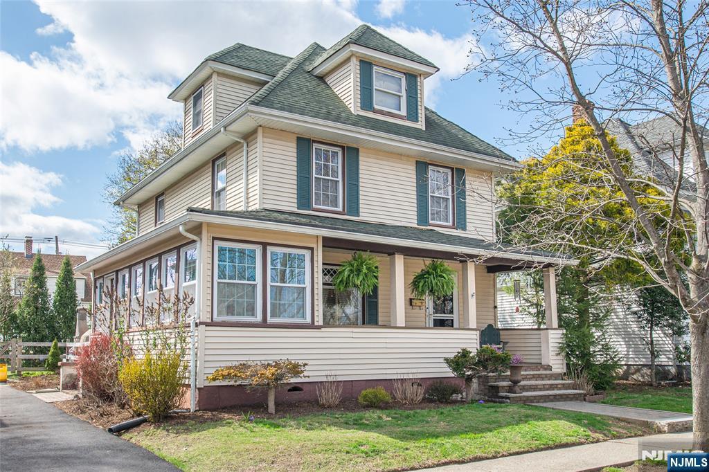 31 Maple Street