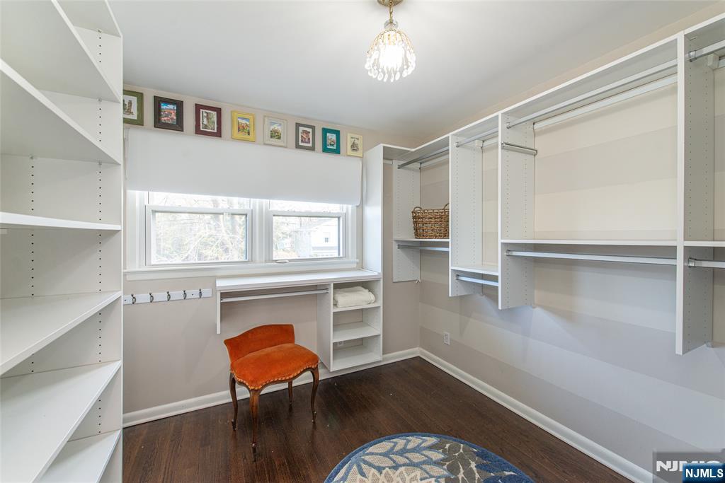 16 Hemlock Street