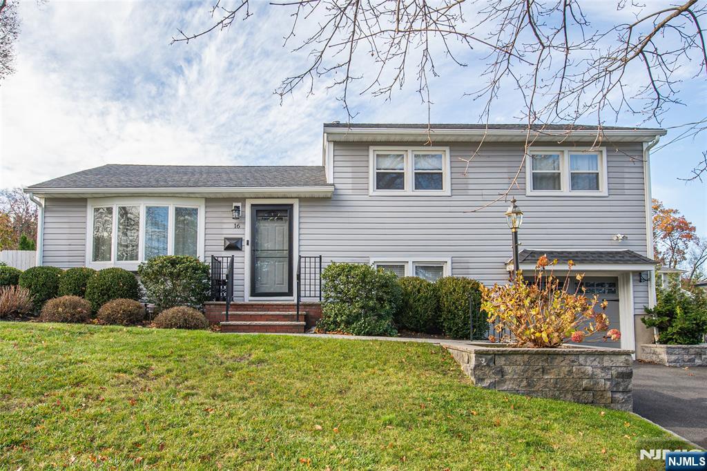 16 Hemlock Street