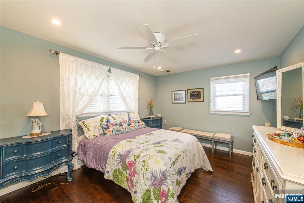 16 Hemlock Street
