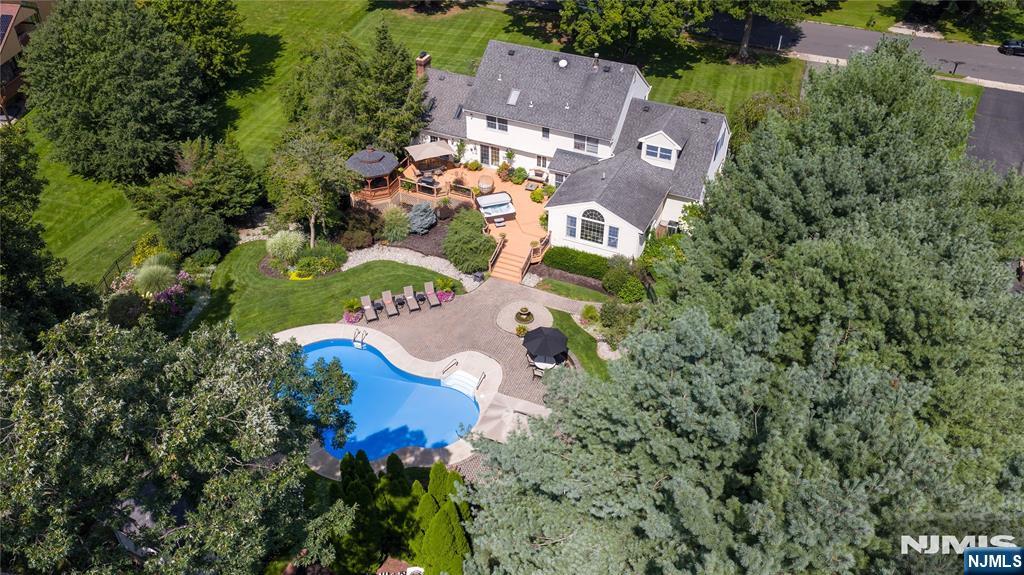 11 Ewing Drive