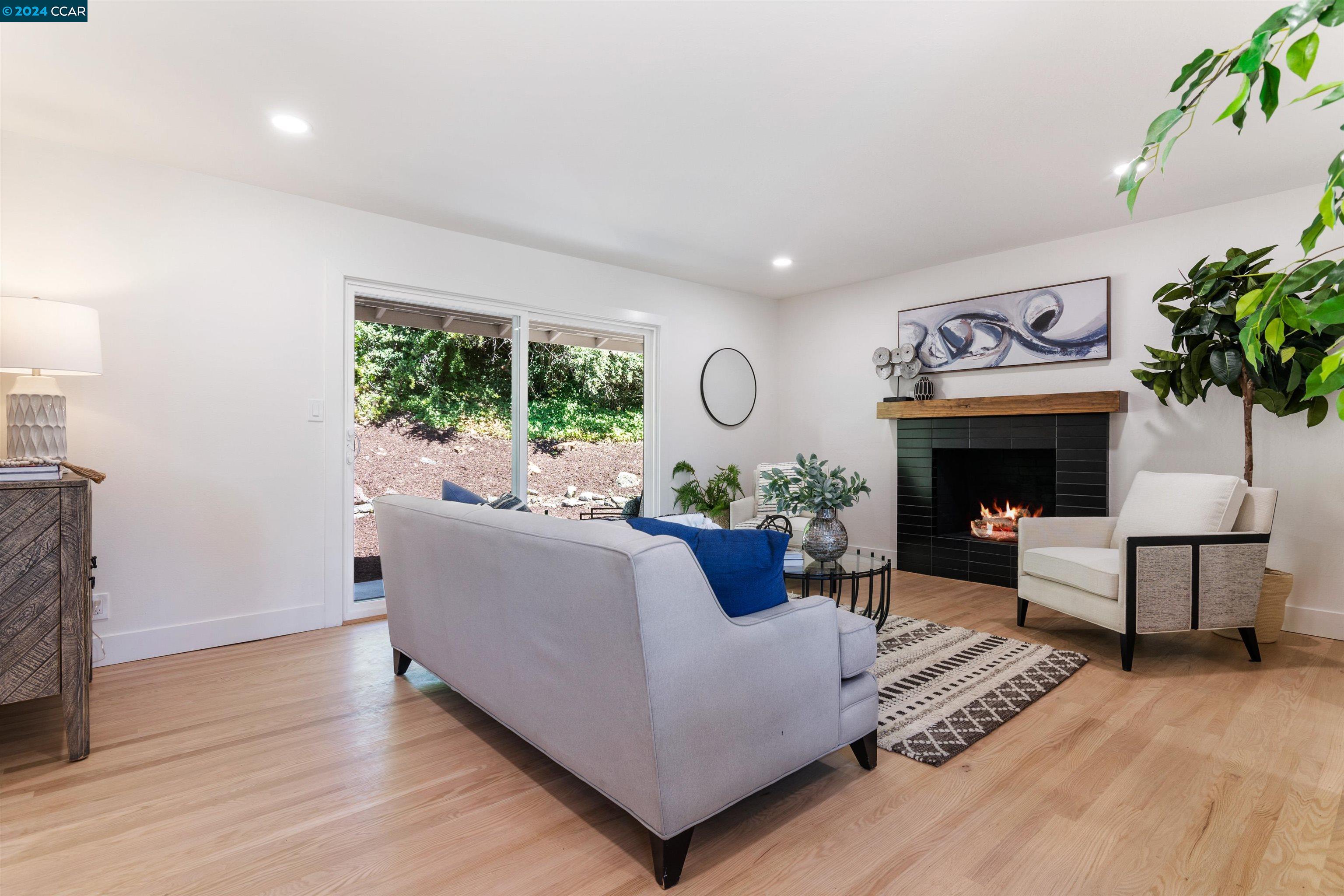 3143 Sweetbrier