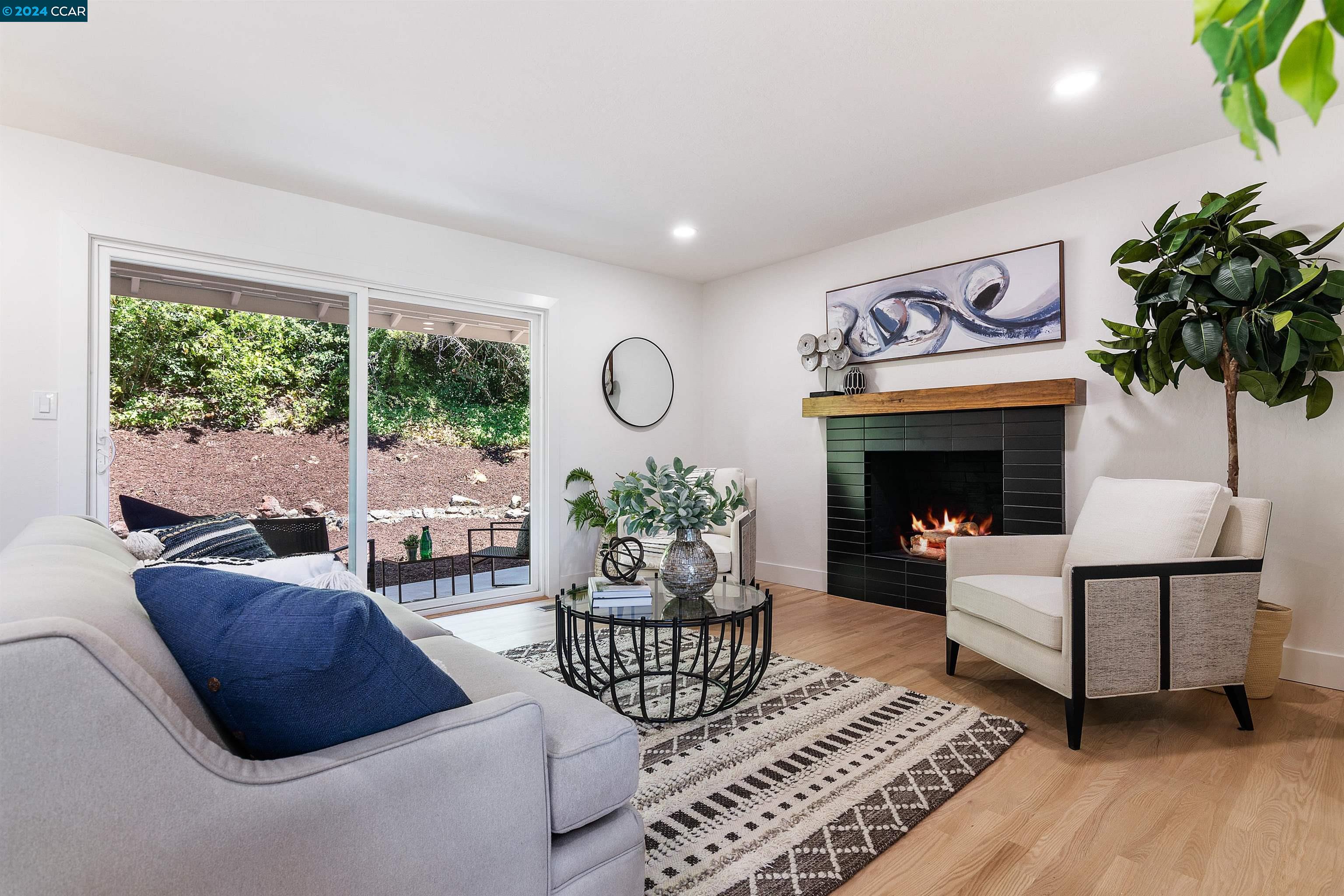 3143 Sweetbrier