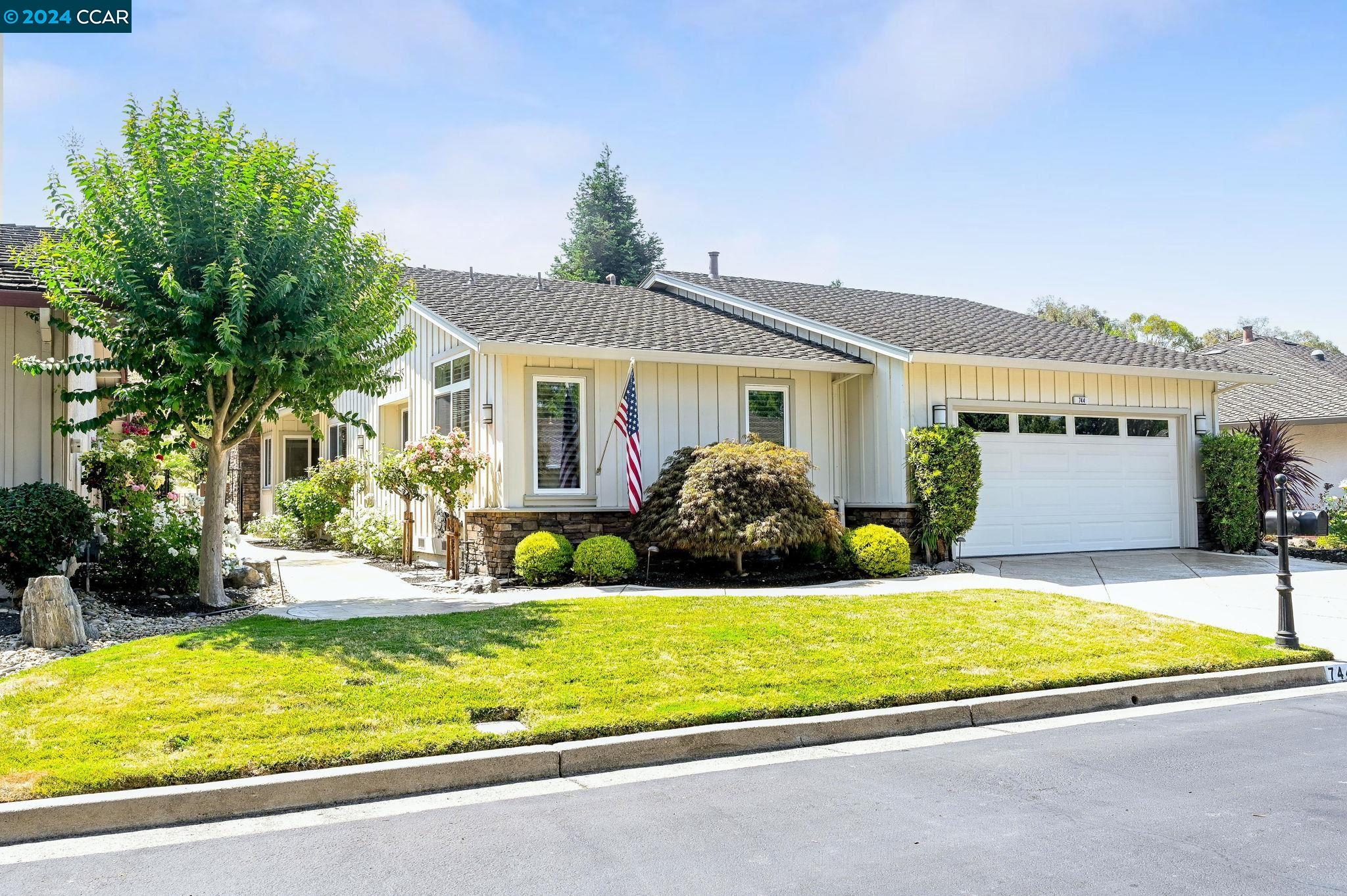 744 Paradise Valley Ct N.