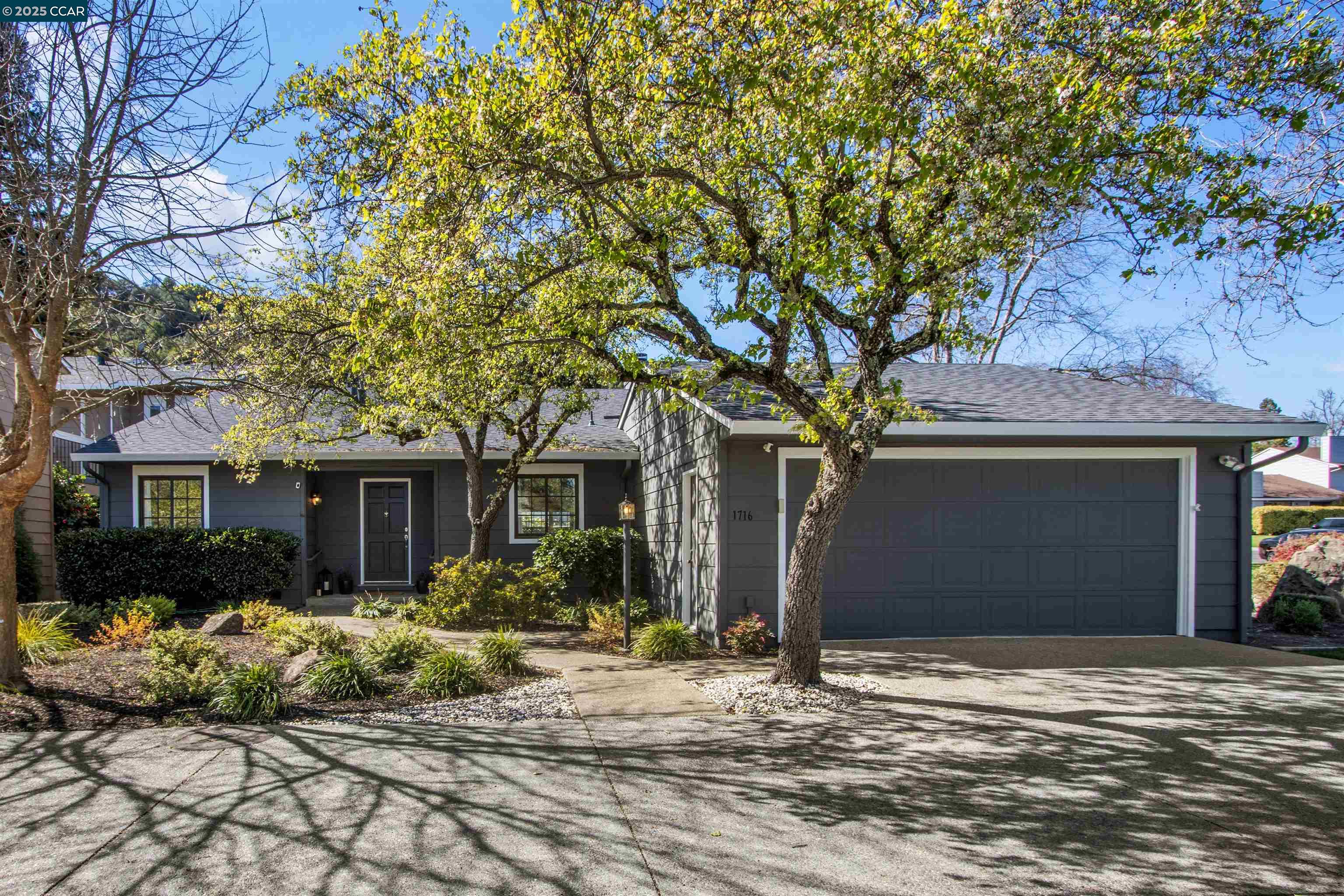 1716 Saint Andrews Drive